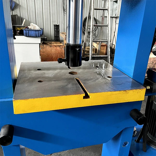 gantry-press-worktable-detail Worktable of gantry press machine for bearing assembly, stable steel platform for precision pressing and interference fit operations