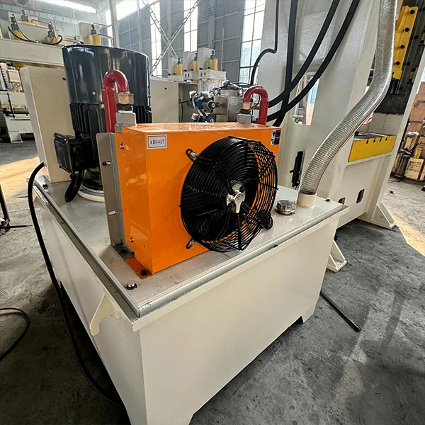 hydraulic-press-air-cooling-system-industrial-cooling-unit Industrial air cooling system for hydraulic press machine, ensuring stable operation and temperature control during continuous production