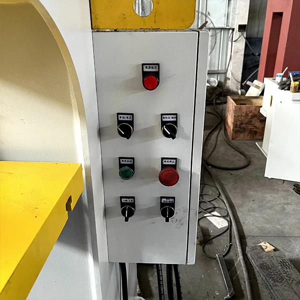 hydraulic-press-electrical-control-cabinet Electrical control cabinet for 10 ton hydraulic press machine, stable power distribution system for industrial pressing operations
