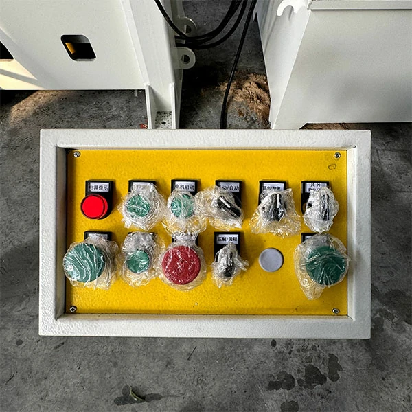 hydraulic-press-operation-console-control-panel Hydraulic press operation console with control panel for 250 ton closed type press machine, user-friendly industrial control interface
