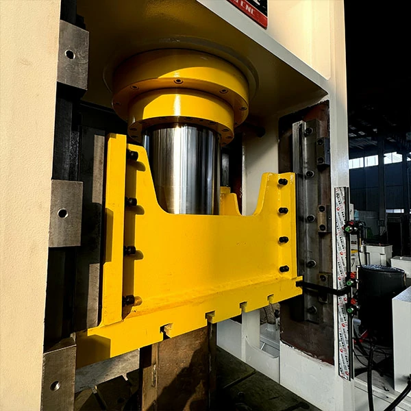 hydraulic-press-slider-detail-multi-rod-ejecting-system Hydraulic press slider detail with multi-rod ejecting system, designed for precision metal forming and deep drawing applications