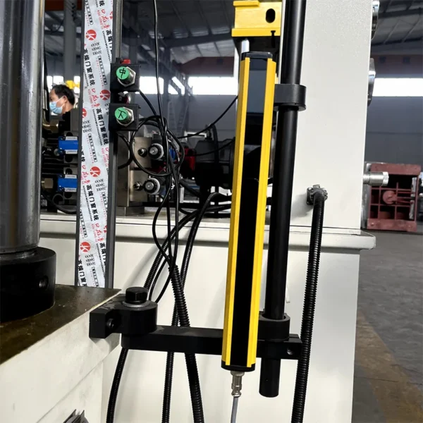 315-ton-hydraulic-press-safety-light-curtain-system 315 ton hydraulic press safety light curtain protection system for operator safety