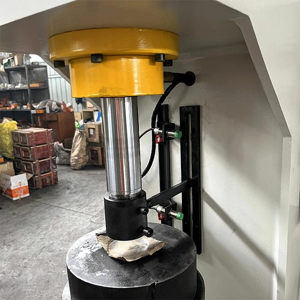 20-ton-c-frame-hydraulic-press-main-cylinder Main cylinder of 20 ton C frame hydraulic press