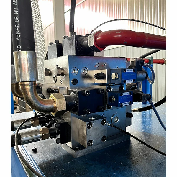 800-ton-hydraulic-press-hydraulic-valve-station hydraulic valve station of 800 ton four column hydraulic press